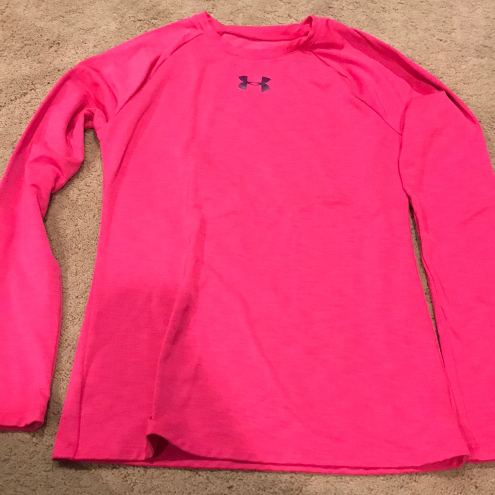 Girls under armour shirt